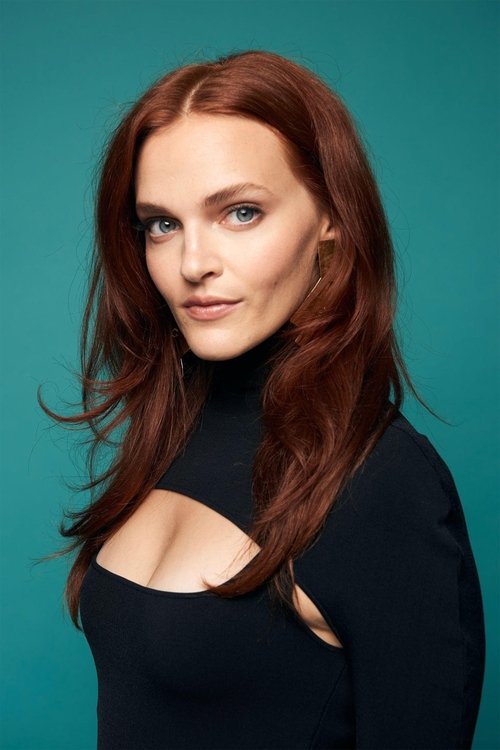 Madeline Brewer photo