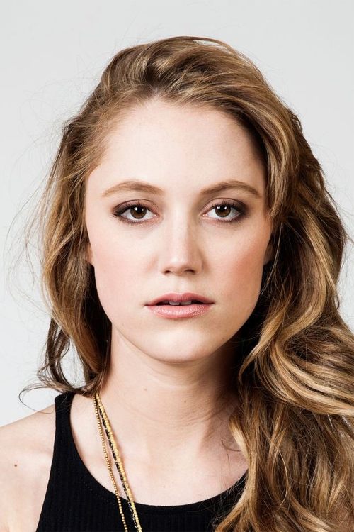 Maika Monroe photo