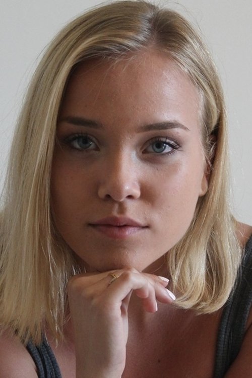 Manon Chevallier photo