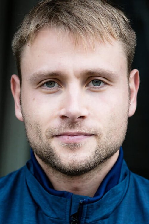 Max Riemelt photo