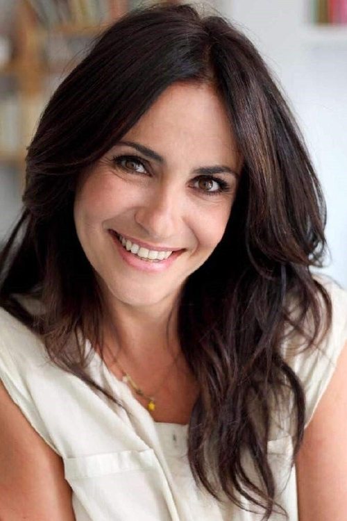 Melani Olivares photo