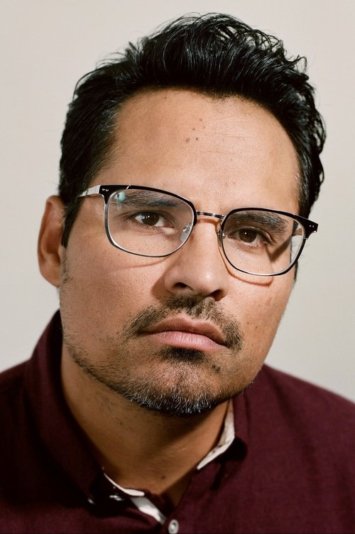 Michael Peña photo
