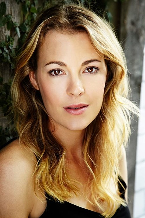 Mirrah Foulkes photo