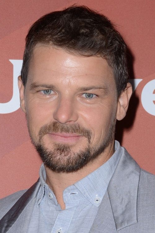 Nathan Phillips photo