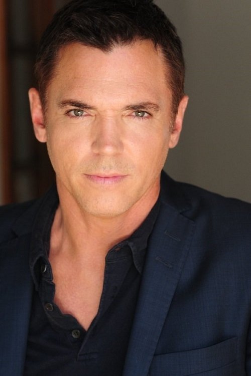 Nicholas Lea photo