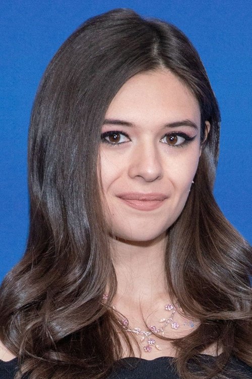 Nicole Maines photo