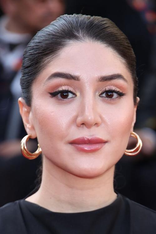 Niousha Akhshi photo