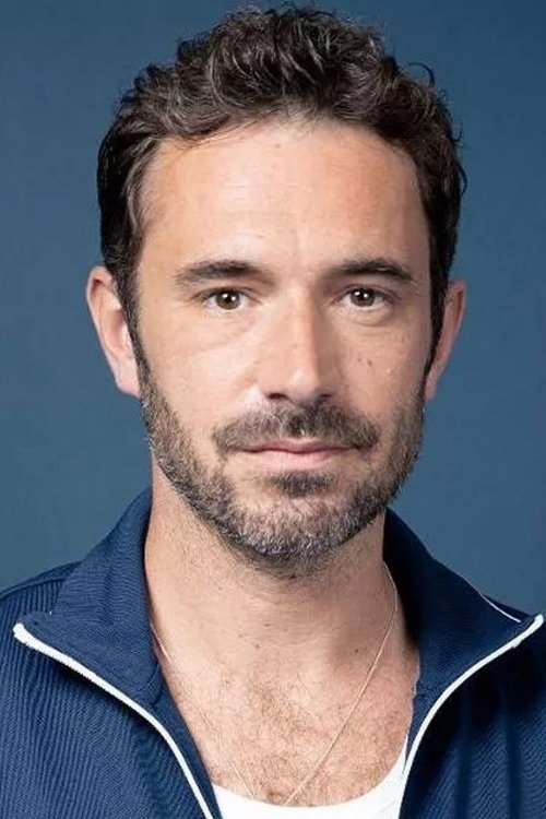 Oliver Farnworth photo