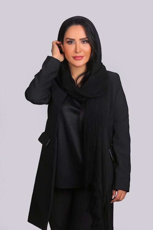 Parisa Roshani photo