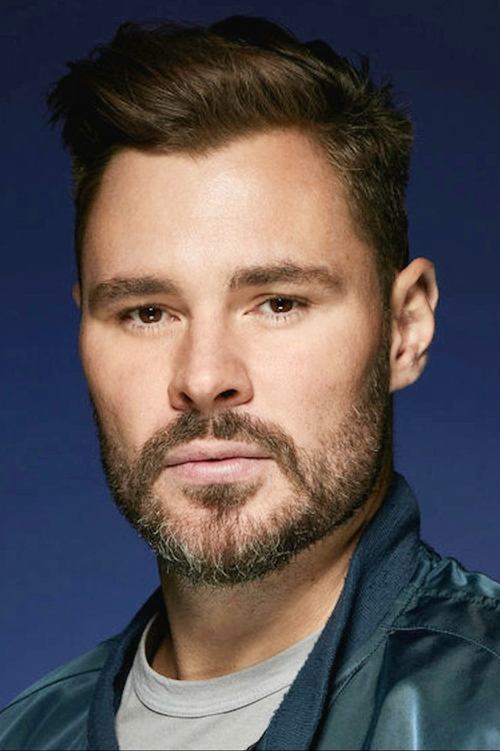 Patrick John Flueger photo