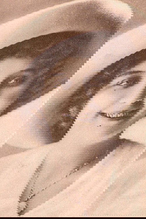 Renée Sylvaire photo