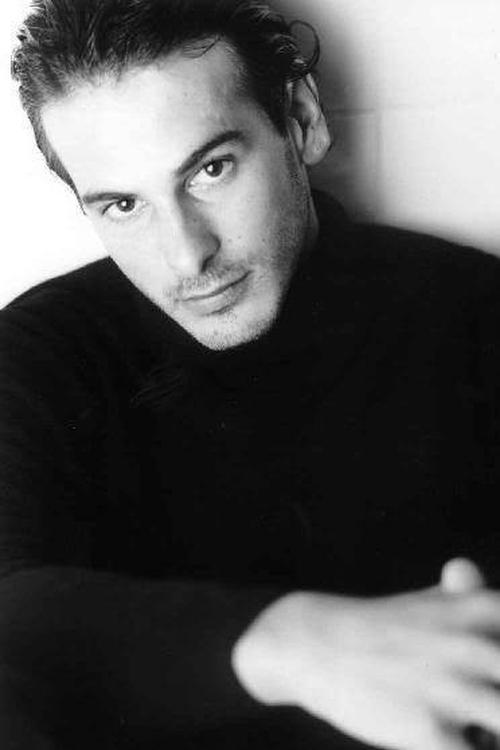 Santiago Magill photo