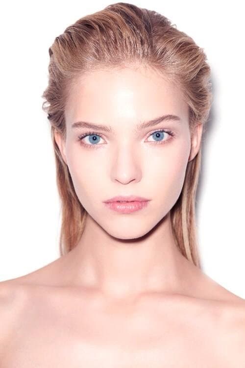 Sasha Luss photo