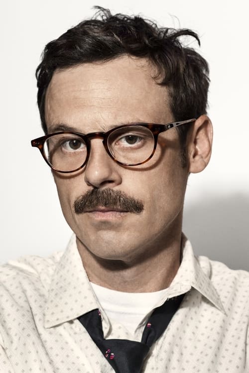 Scoot McNairy photo