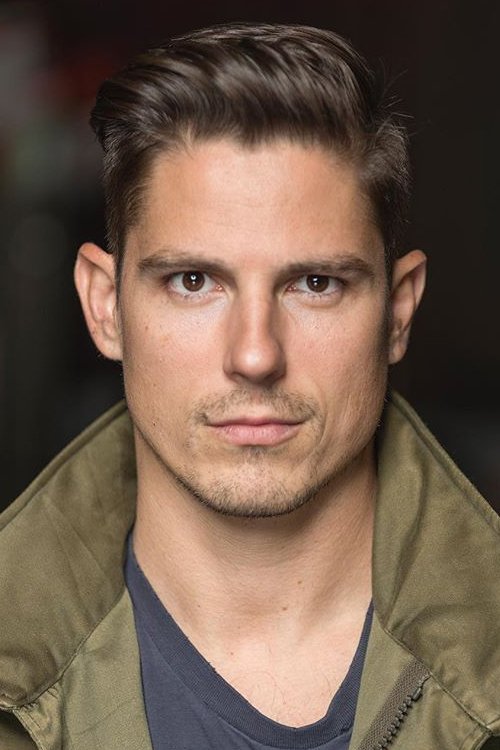 Sean Faris photo