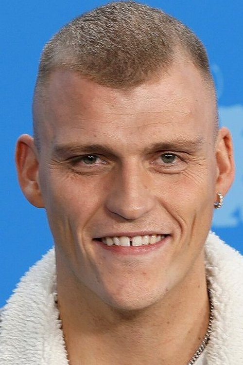 Sebastian Bull Sarning photo