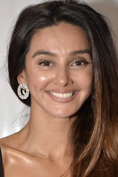 Shibani Dandekar photo
