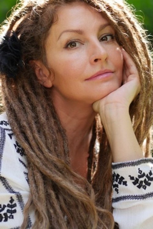 Simmone Mackinnon photo