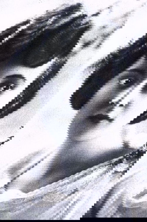 Sylvia Breamer photo