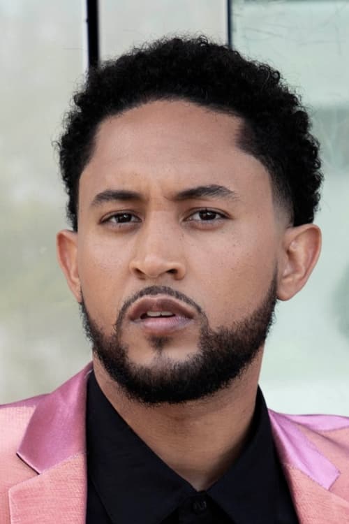 Tahj Mowry photo