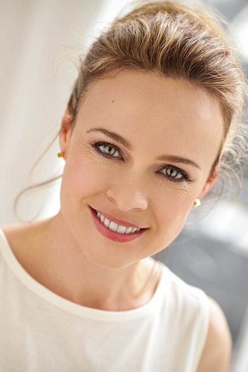 Tami Stronach photo