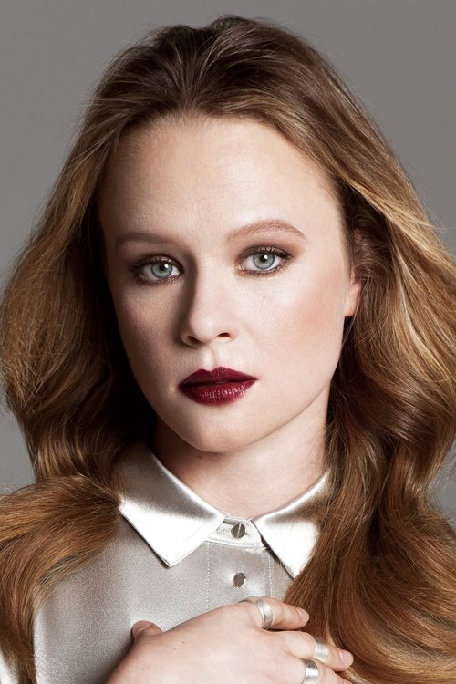 Thora Birch photo