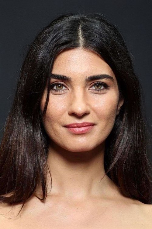 Tuba Büyüküstün photo
