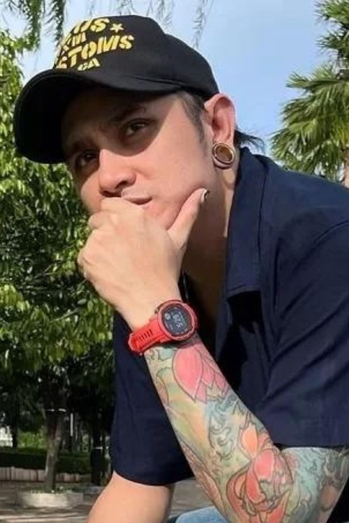 Vicky Nitinegoro photo