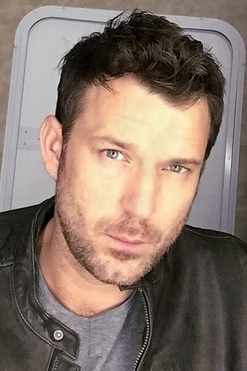 Wil Traval photo