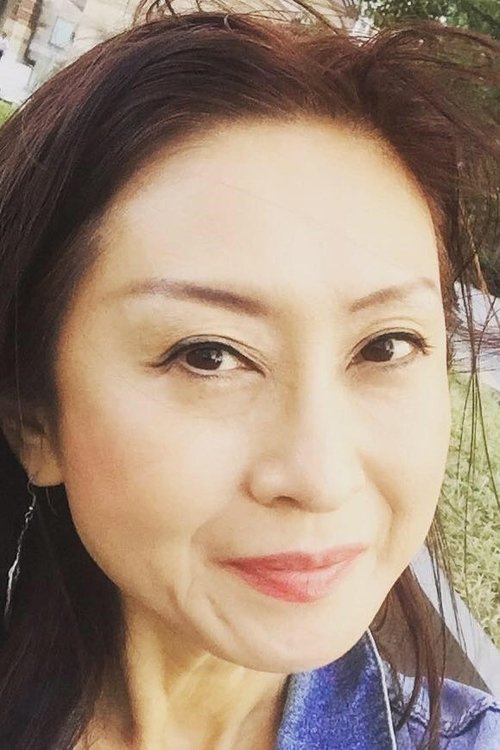 Yumi Yoshiyuki photo